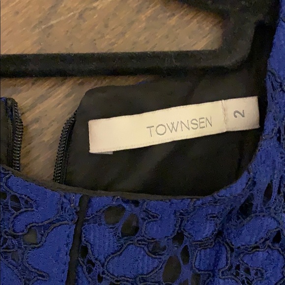 TOWNSEND BLUE LACE DRESS SIZE 2 - Picture 4 of 4